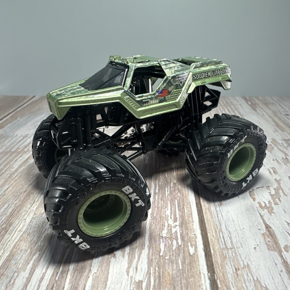 Monster Jam SOLDIER FORTUNE  1:64 Monster Truck Green